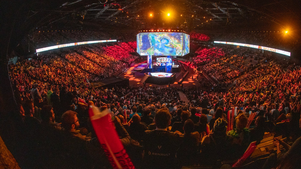 IEM墨尔本2025第一天：精彩比赛、击杀、评论、表情包、网红反应